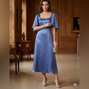 Elliatt Satin Blue Midi Dress